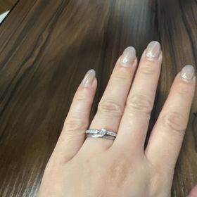 【アイプリモ(I-PRIMO)の口コミ】 婚約指輪はダイヤを引き立てるようなキラキラと、シュッとしたデザインが…