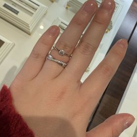 【OGAKI SASHIGEN(大垣さし源)】の口コミ 婚約指輪と重ねづけがしたくて、婚約指輪のダイヤモンドが溝にハマりやすい...