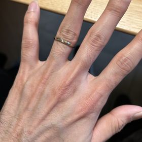 【出雲結(いずもゆい)の口コミ】 シンプルさの中に個性が光るデザインが魅力的でした。派手すぎず、普段使…