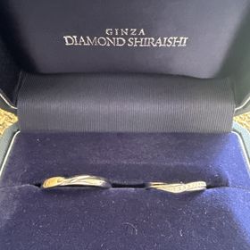 【銀座ダイヤモンドシライシの口コミ】 価格をある程度決めて、好みのデザインタイプを何種類か試着しました。フ…