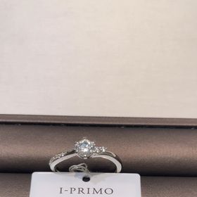 【アイプリモ(I-PRIMO)の口コミ】 ウェーブデザインの指輪を探しに行きました。
こじんまりしていて可愛い印…