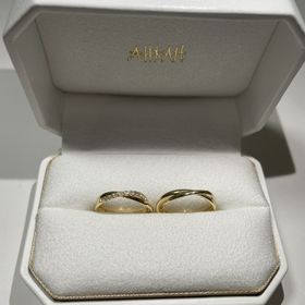 【AHKAH(アーカー)の口コミ】 指輪の形がハート型になっていてかわいいデザインになっています。
色もイ…