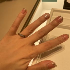 【ティファニー(Tiffany & Co.)の口コミ】 大粒ダイヤが一粒のみというシンプルで婚約指輪の王道デザインだと思いま…