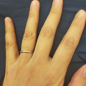 【カルティエ(Cartier)の口コミ】 この指輪はシンプルで、飽きのこないデザイン、男女問わずに身につけられ…