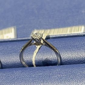 【銀座ダイヤモンドシライシの口コミ】 今回選んだエバーアフターという指輪は童話の結びの言葉である「いつまで…