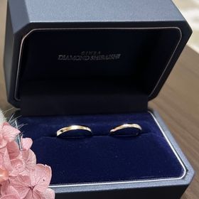 【銀座ダイヤモンドシライシの口コミ】 デザインは定番の形で、幅が広めのものを選びました。プラチナの光沢があ…