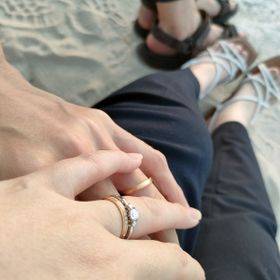 【GALA JEWELRY(ガラジュエリー)の口コミ】 プラチナの婚約指輪にも合うゴールドの結婚指輪を夫のものと一緒に探して…