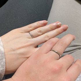 【4℃ BRIDAL(ヨンドシーブライダル)の口コミ】 手に馴染む感触と、派手すぎない中にも飾り気のあるデザインで、毎日つけ…