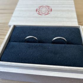 【出雲結(いずもゆい)の口コミ】 指輪のデザインがシンプルで、普段使いがしやすいです。また、つけ心地も…