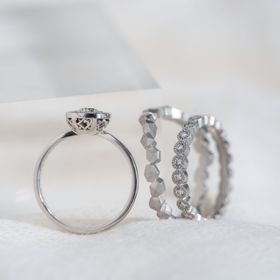 【Cayof(カヨフ)の口コミ】 婚約指輪、結婚指輪ともに、2人ともこだわりを詰め込みたいという想いを持…