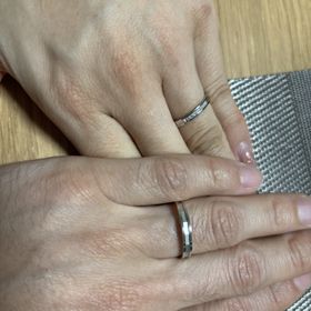 【PILOT BRIDAL(パイロットブライダル)】の口コミ 指輪のデザインはシンプルですが、その中でも指輪の内側に誕生石が入れるこ...
