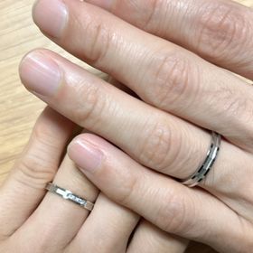 【PILOT BRIDAL(パイロットブライダル)】の口コミ 付け心地もよくて、真ん中にダイヤも入っているデザインが気に入っています...