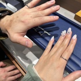 【銀座ダイヤモンドシライシの口コミ】 価格が予算範囲内であることと、デザインです。
普段あまり指輪をつかない…