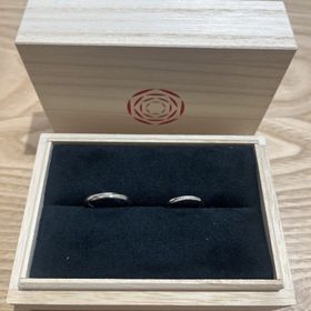 【出雲結(いずもゆい)の口コミ】 シンプルなデザインでとても可愛いです。
プラチナでサイズ7.5号のスリム…