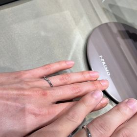 【アイプリモ(I-PRIMO)の口コミ】 V字のデザインで柔らかさと女性らしさが感じられます。細身で、ほどよい装…