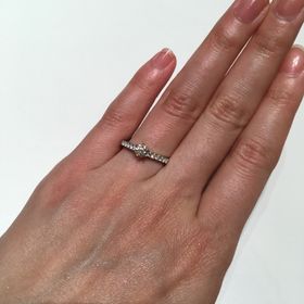 【ラザール ダイヤモンド(LAZARE DIAMOND)の口コミ】 一粒ダイヤなどいろんなデザインを他店舗でも試着したりネットで調べた結…