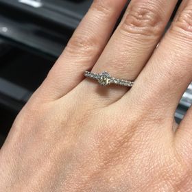 【エクセルコダイヤモンド(EXELCO DIAMOND)の口コミ】 結婚後も沢山、そして長く使えるデザインがいいなという思いで、リング部…