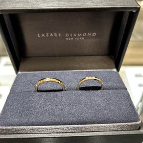 【ラザール ダイヤモンド(LAZARE DIAMOND)の口コミ】 シンプルかつ、上品なデザインが非常に良い。
また、18Kということもあり…