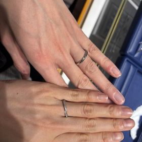 【銀座ダイヤモンドシライシの口コミ】 初めはシンプルなデザインも考えていましたが、歳を重ねても飽きがこず、…