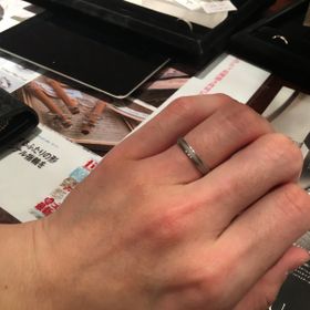 【JEWELRY  KAMATA(ジュエリーかまた)の口コミ】 店頭にたくさんの種類の指輪が置いてあるので、色々見ることができ、イメ…