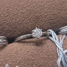 【PILOT BRIDAL(パイロットブライダル)の口コミ】 人と被りにくいデザインを探していたところ、ミル打ちに一目惚れしました…