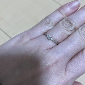 【アンジェリックフォセッテ(Angelique Fossette)の口コミ】 いろいろなブライダルリングのお店を見ましたが、大きめのダイヤはあまり…