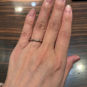 【AMATSU(アマツ)の口コミ】 ダイヤモンドがとても引き立つデザインで初めに見た時からかなり引かれま…