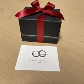 【ラザール ダイヤモンド(LAZARE DIAMOND)の口コミ】 【指輪のデザインについて】
　女性なのに手が大きく、コンプレックス気味…