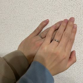 【銀座ダイヤモンドシライシの口コミ】 伝統的でシンプルなデザインです。一般的にイメージするthe結婚指輪で、つ…