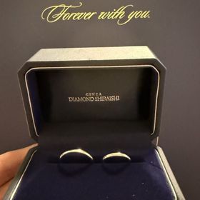 【銀座ダイヤモンドシライシの口コミ】 指を通した瞬間に、まるで自分の指に吸い込まれるような、一体感のある着…