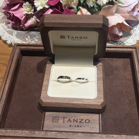 【TANZO.(鍛造指輪)の口コミ】 誰とも被らない指輪が欲しくて、オリジナルのデザインを自分で考え、その…