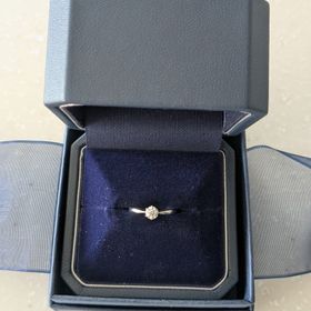 【銀座ダイヤモンドシライシの口コミ】 品があってかわいい！！！
ダイヤはお相手がセレクトしてくださいました。…