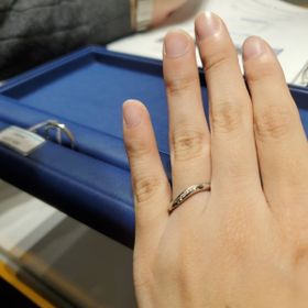 【銀座ダイヤモンドシライシの口コミ】 シンプルかつ少し遊び心もほしいと言うところで、銀座ダイヤモンドシライ…