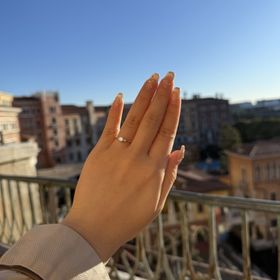 【銀座ダイヤモンドシライシの口コミ】 銀座ダイヤモンドシライシの「Smiling jasmine」という婚約指輪を選びまし…