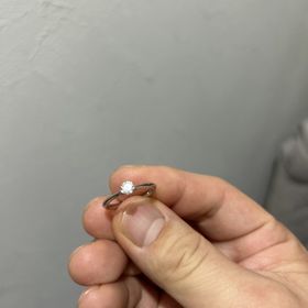 【ラザール ダイヤモンド(LAZARE DIAMOND)の口コミ】 シンプルなデザインかつダイヤの輝きがとても美しくエレガントであったと…