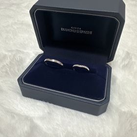 【銀座ダイヤモンドシライシの口コミ】 男性側の指輪はシンプルすぎないデザインが好みでした。
女性側はダイヤが…
