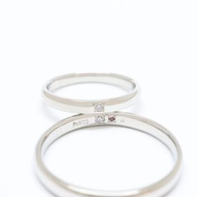 【ツインズキューピッド(Twins Cupid)の口コミ】 シンプルな指輪を希望しており店舗で色々見ていて
1つのダイヤを半分にし…