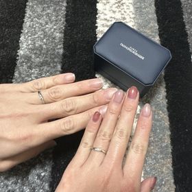 【銀座ダイヤモンドシライシの口コミ】 デザインも可愛くとても気に入っています
着け心地も良く輝いてて美しいで…