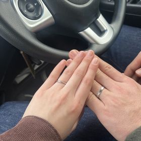 【ケイウノ ブライダル(K.UNO BRIDAL)の口コミ】 シンプルで日常使いできるを意識して選びました。
ただお互い好きなデザイ…