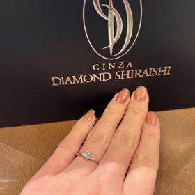 【銀座ダイヤモンドシライシの口コミ】 可愛いデザインで着け心地が良いこと。
年齢を重ねても飽きないデザイン。…