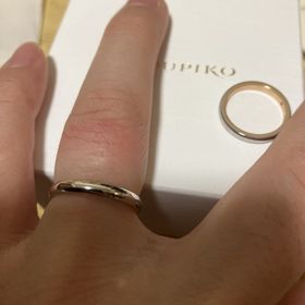 【BONDS(ボンズ)の口コミ】 シンプルながらも上品なデザインが魅力の結婚指輪を購入しました。指に馴…