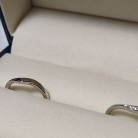 【GALA JEWELRY(ガラジュエリー)の口コミ】 （指輪のテイスト、デザイン、素材）
普段使いできるシンプルなものかつ、…