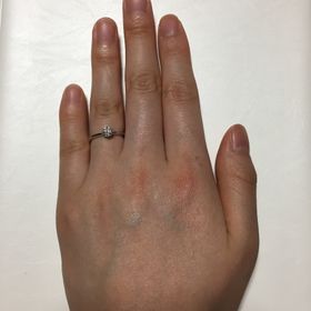 【銀座ダイヤモンドシライシの口コミ】 ソリティアに絞って探していました。ソリティアだけでもたくさん種類があ…