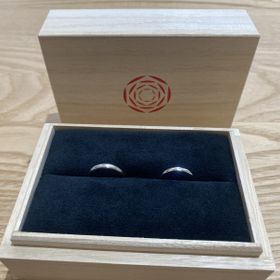 【出雲結(いずもゆい)の口コミ】 シンプルだけれど、指輪自体の煌めきが綺麗で素敵な指輪です。着け心地も…