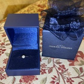 【銀座ダイヤモンドシライシの口コミ】 ダイヤモンドの品質が非常に良くて、素人ながら鑑定書など見てとても安心…