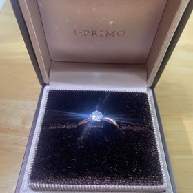 【アイプリモ(I-PRIMO)の口コミ】 指輪のデザインについては、
その人に合った指輪を
真剣に探して、カスタ…