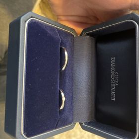 【銀座ダイヤモンドシライシの口コミ】 三件ほどお店を回らしてもらいましたが、その中でも価格帯は中ぐらいでは…