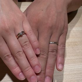 【TOMOE(トモエ)の口コミ】 指輪本体は一番肌に馴染みやすいピンクゴールドにしていただきました！
私…