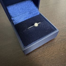 【銀座ダイヤモンドシライシの口コミ】 プロポーズリングの為デザインは後日です。
右も左もわからない状態で来店…