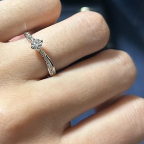 【ラザール ダイヤモンド(LAZARE DIAMOND)の口コミ】 パレスというデザインで、しっかりとウェーブがかかっているデザインに、…